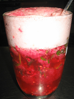Rote Beeren Cocktail